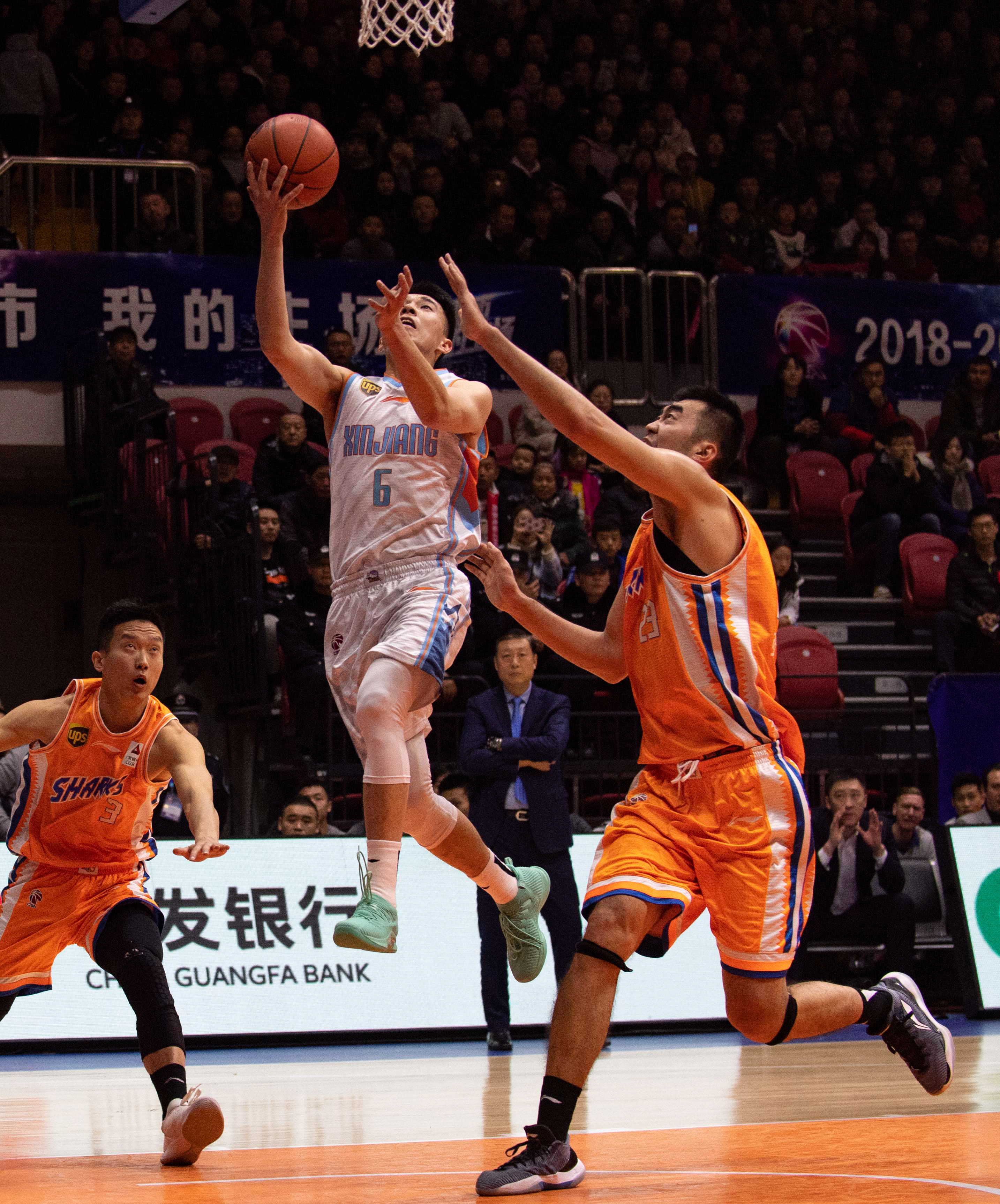 场观众的呐 场观众的呐