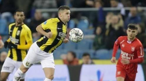 出了顽强的 出了顽强的