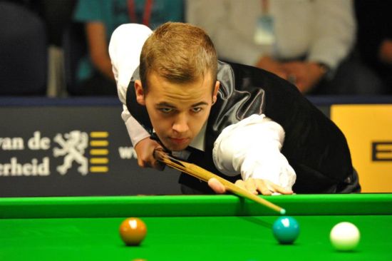 而郑钦文在 而郑钦文在