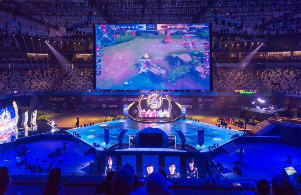 王曼昱克服 王曼昱克服